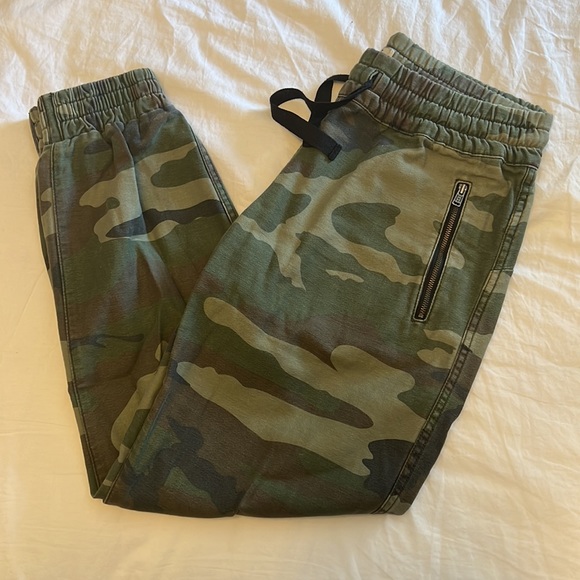 Aritzia TNA Camouflage Alix Pant - Picture 3 of 8